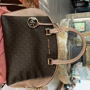 Michale kors satchel